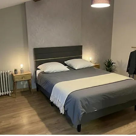 Grand Cosy Avec Terrasse 900 M Cure Apartment Jonzac